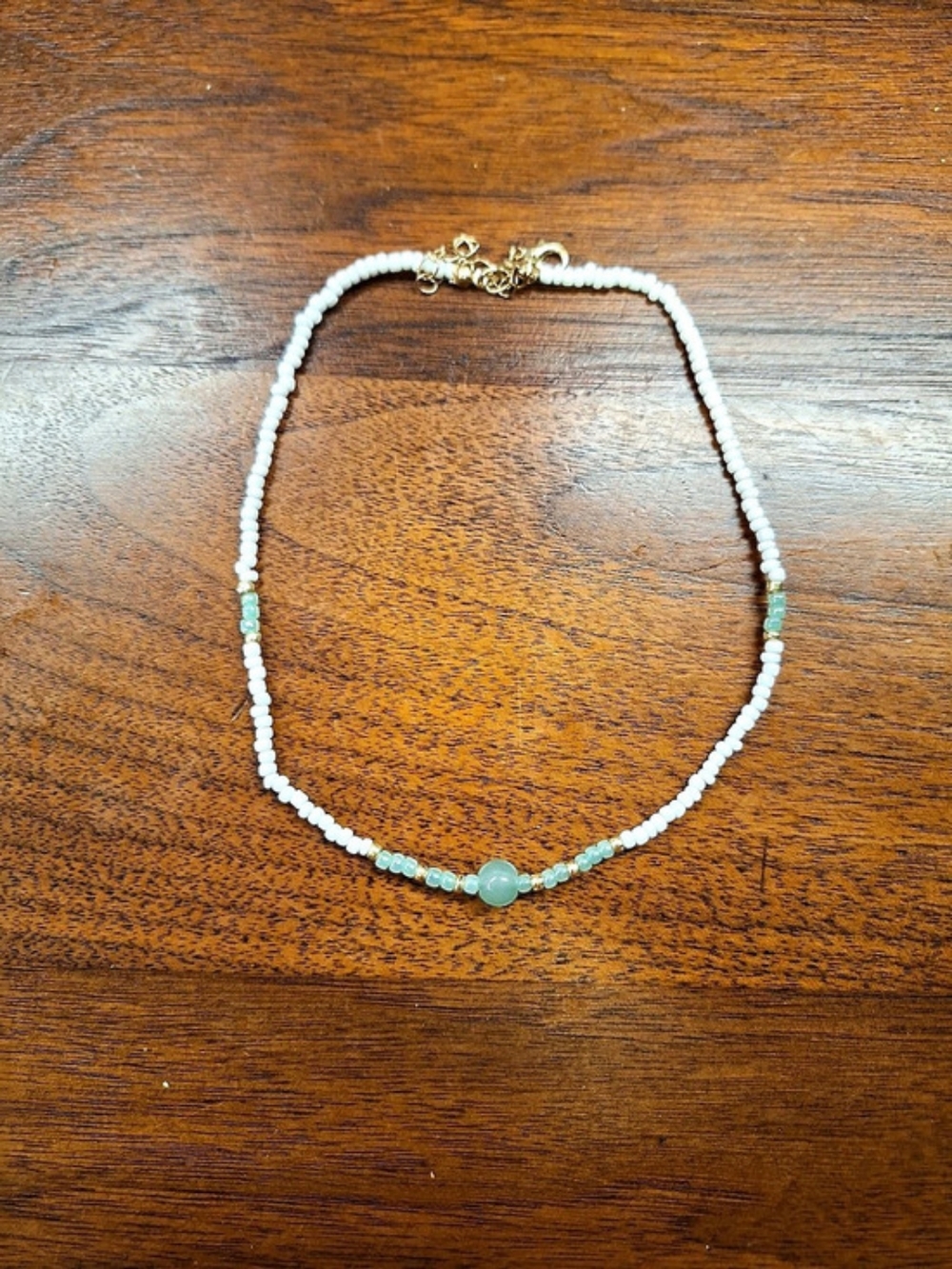 Beaded Necklace in White & Green Like New